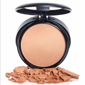 BNIB OFRA Bronzer in Americano